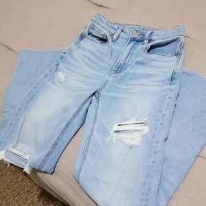 American Eagle mom straight jean
